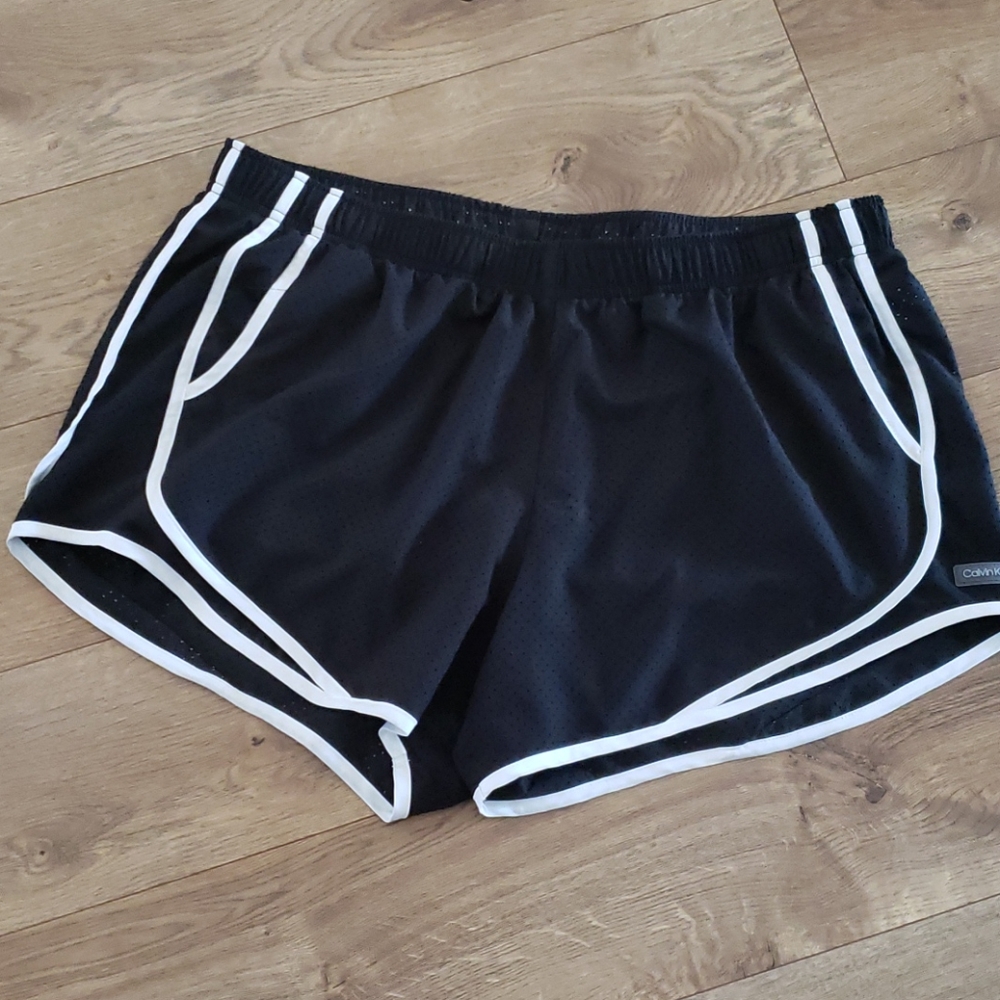 Calvin Klein Black Shorts with White Accents - XL